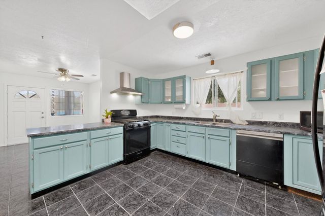 7728 Redwood Drive NW, Albuquerque, NM 87120