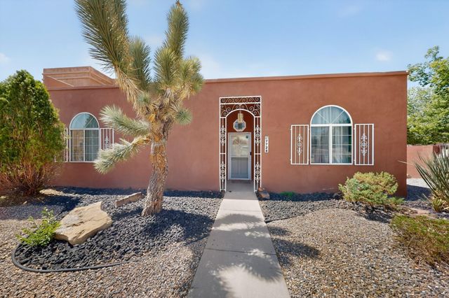 7728 Redwood Drive NW, Albuquerque, NM 87120