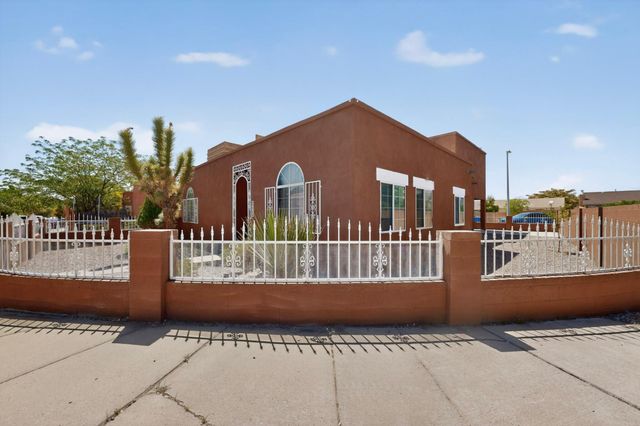 7728 Redwood Drive NW, Albuquerque, NM 87120