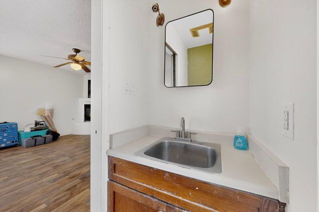 7728 Redwood Drive NW, Albuquerque, NM 87120