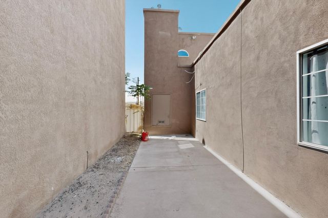 7728 Redwood Drive NW, Albuquerque, NM 87120