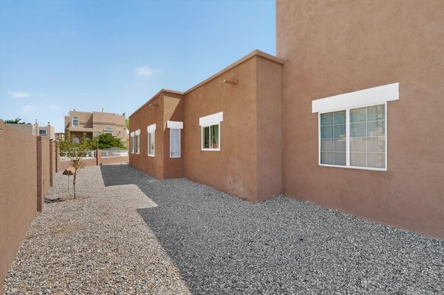 7728 Redwood Drive NW, Albuquerque, NM 87120