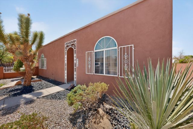 7728 Redwood Drive NW, Albuquerque, NM 87120