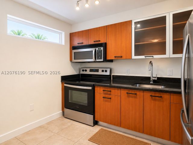 650 NE 64th St G602, Miami, FL 33138