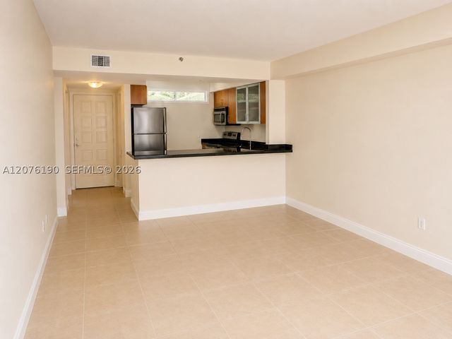 650 NE 64th St G602, Miami, FL 33138