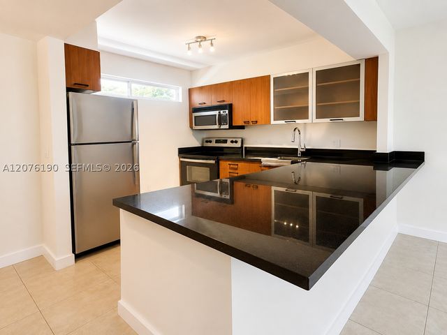 650 NE 64th St G602, Miami, FL 33138