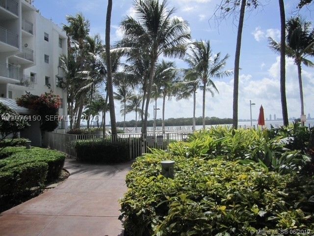 650 NE 64th St G602, Miami, FL 33138