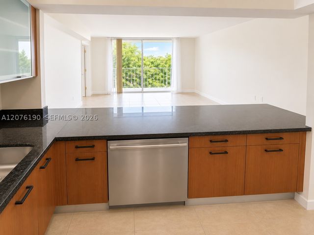 650 NE 64th St G602, Miami, FL 33138