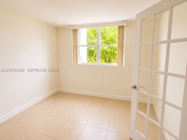 650 NE 64th St G602, Miami, FL 33138