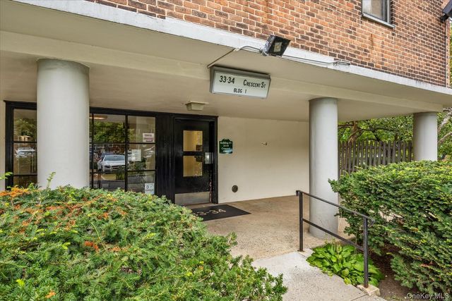 33-34 Crescent Street 7D, Astoria, NY 11106
