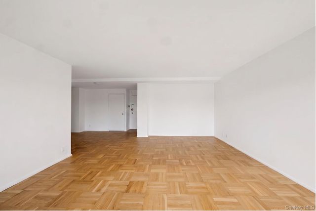 33-34 Crescent Street 7D, Astoria, NY 11106