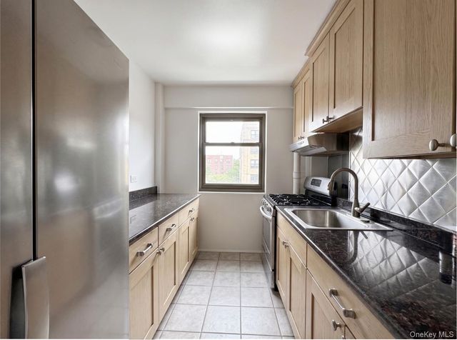 33-34 Crescent Street 7D, Astoria, NY 11106
