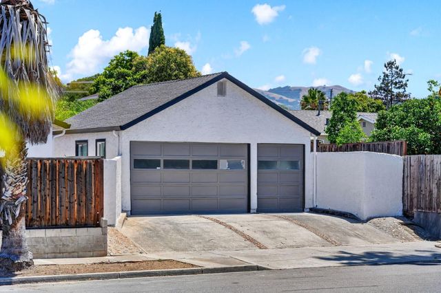 2752 Millbrae Way, San Jose, CA 95121