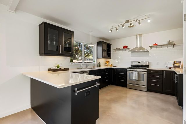 5507 Mapleleaf DR, Austin, TX 78723