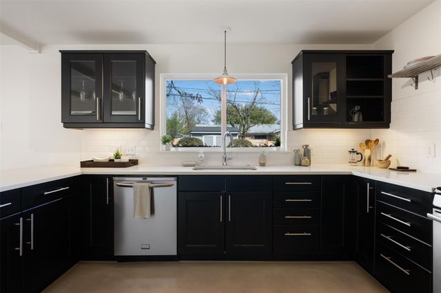 5507 Mapleleaf DR, Austin, TX 78723