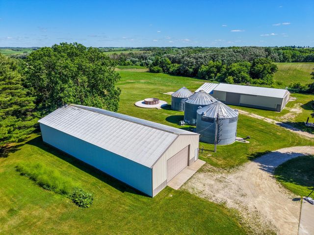 7524 58th St NE, Rochester, MN 55906