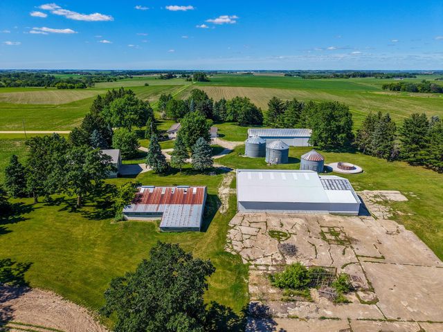 7524 58th St NE, Rochester, MN 55906