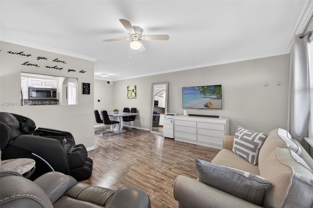 111 Shore Court 205, North Palm Beach, FL 33408