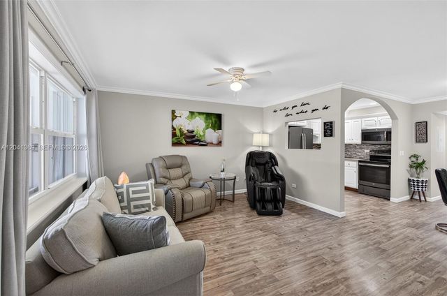 111 Shore Court 205, North Palm Beach, FL 33408