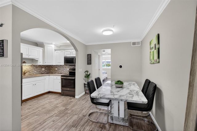 111 Shore Court 205, North Palm Beach, FL 33408