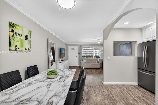 111 Shore Court 205, North Palm Beach, FL 33408