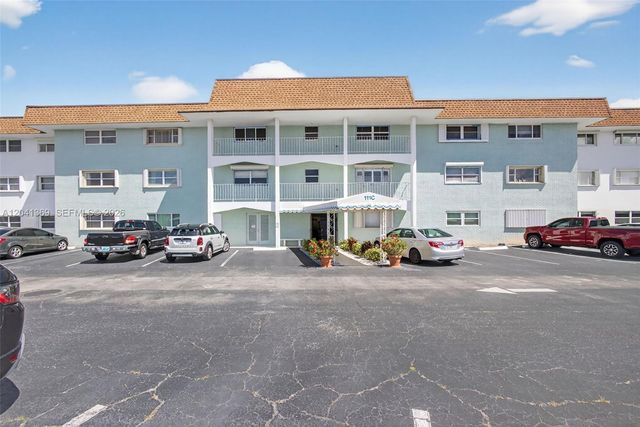 111 Shore Court 205, North Palm Beach, FL 33408