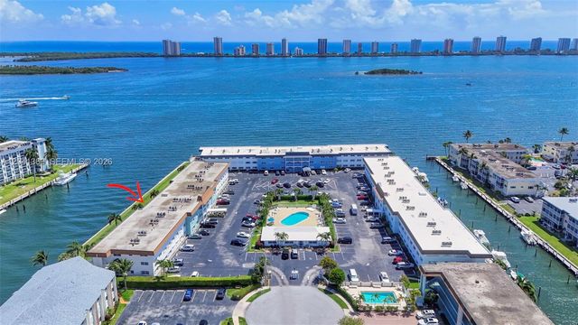 111 Shore Court 205, North Palm Beach, FL 33408