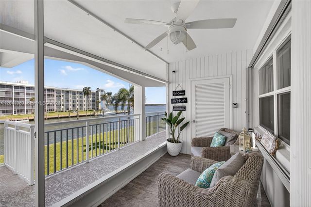 111 Shore Court 205, North Palm Beach, FL 33408