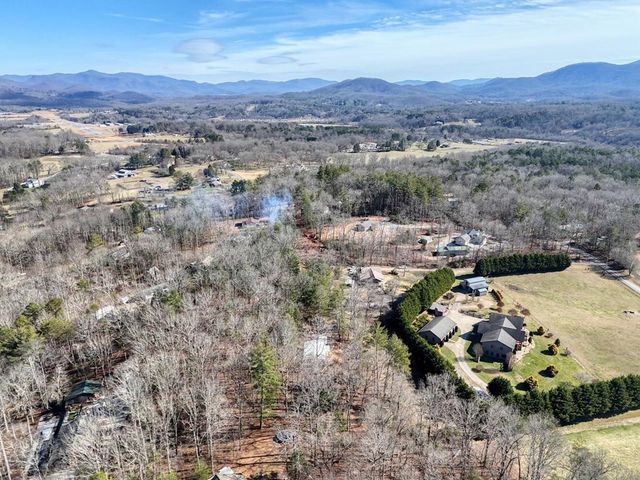 145 Juanitas Way, Blairsville, GA 30512