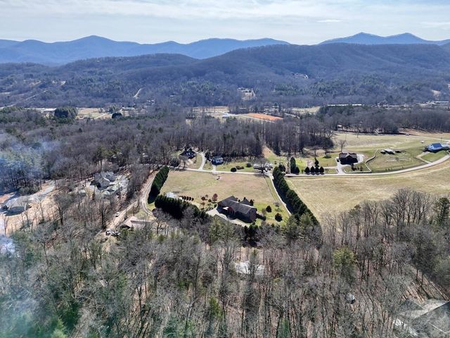 145 Juanitas Way, Blairsville, GA 30512