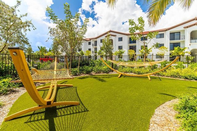 11290 Cooper Drive 104, Royal Palm Beach, FL 33414