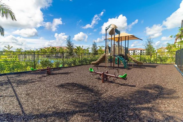 11290 Cooper Drive 104, Royal Palm Beach, FL 33414