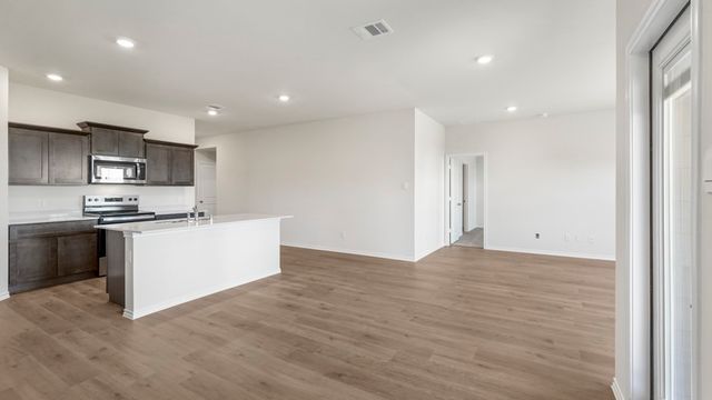 186 Charismatic Road, Waxahachie, TX 75165