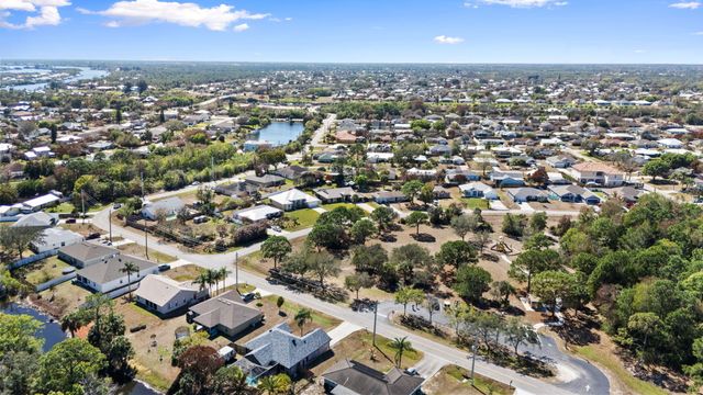 449 SE Glenwood Drive, Port St. Lucie, Port St Lucie, FL 34953