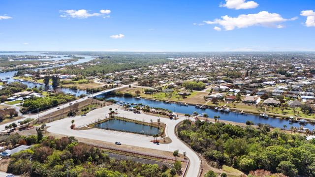 449 SE Glenwood Drive, Port St. Lucie, Port St Lucie, FL 34953