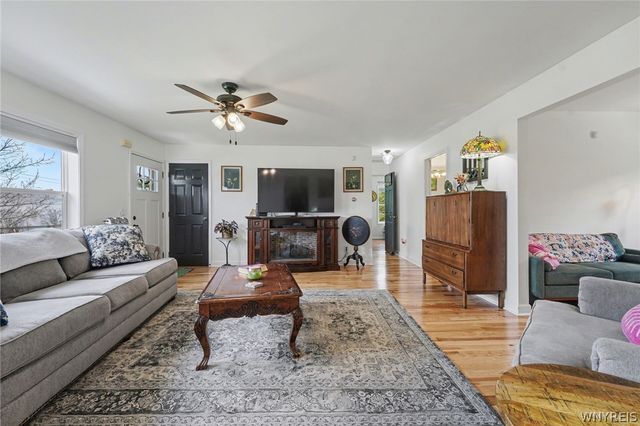 10960 Dennison Road, Hanover, NY 14062