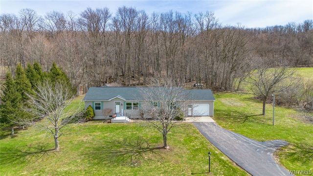 10960 Dennison Road, Hanover, NY 14062