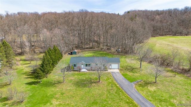 10960 Dennison Road, Hanover, NY 14062