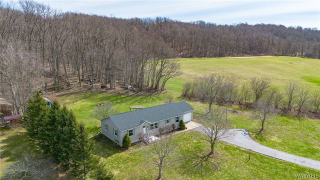 10960 Dennison Road, Hanover, NY 14062
