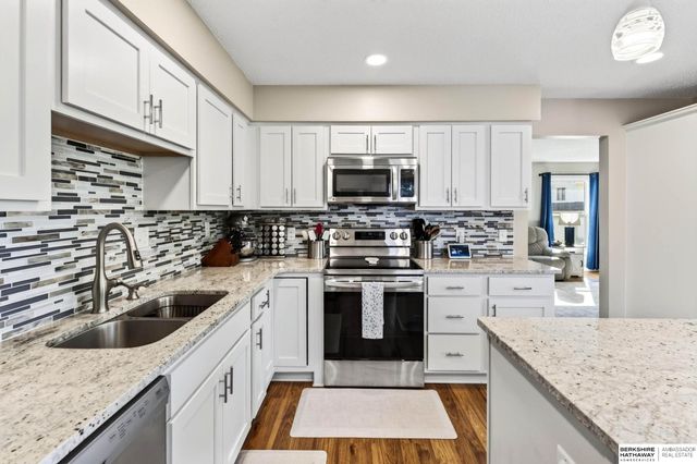 2542 S 152 Avenue Circle, Omaha, NE 68144