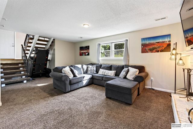 2542 S 152 Avenue Circle, Omaha, NE 68144