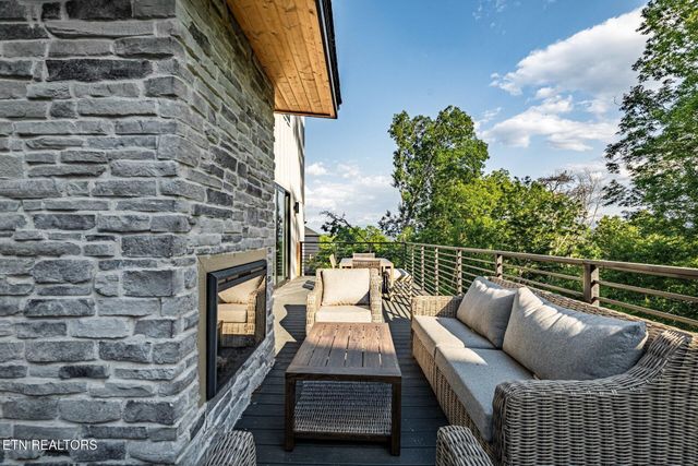 1422 Reedmont Way, Sevierville, TN 37876
