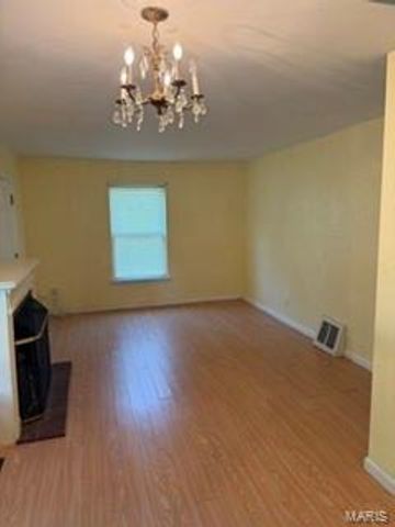930 Sanders Drive, Crestwood, MO 63126