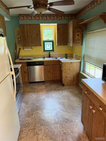 930 Sanders Drive, Crestwood, MO 63126