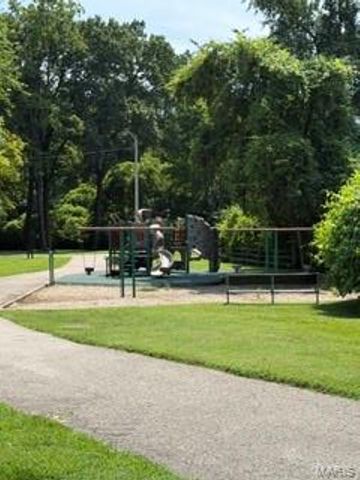930 Sanders Drive, Crestwood, MO 63126