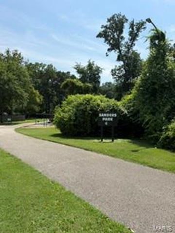 930 Sanders Drive, Crestwood, MO 63126