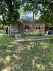 930 Sanders Drive, Crestwood, MO 63126