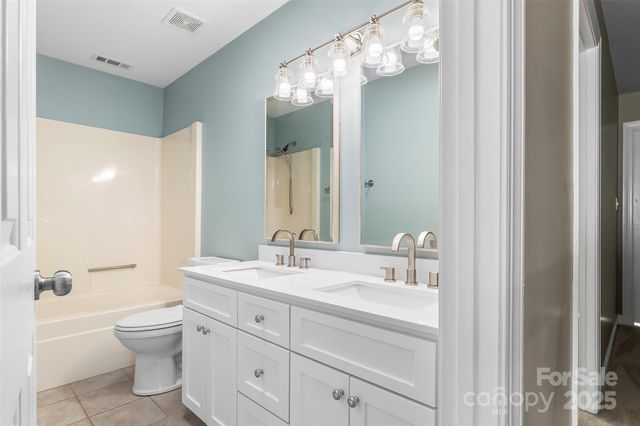 1131 38th Avenue NE, Hickory, NC 28601