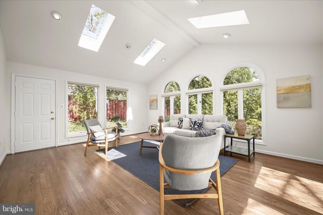 7001 HOPEWOOD ST, Bethesda, MD 20817