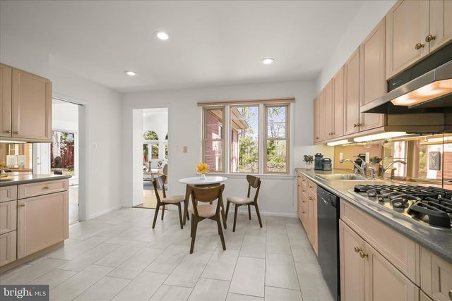 7001 HOPEWOOD ST, Bethesda, MD 20817